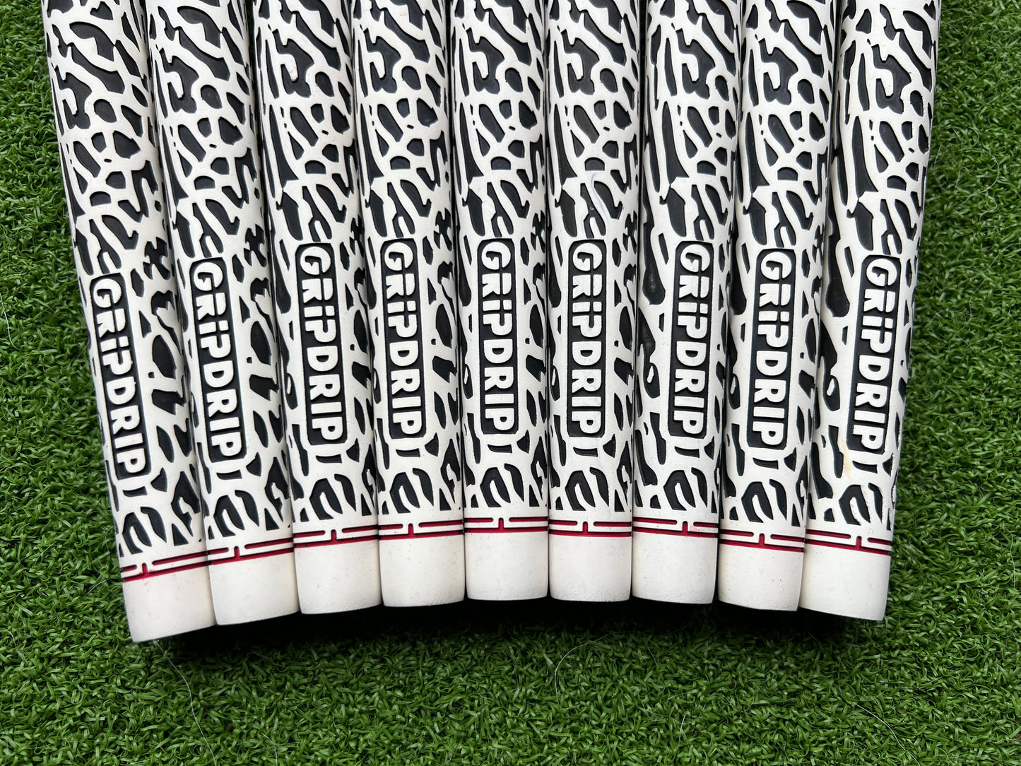 Par 3 Swing Grip - White, Black, Red